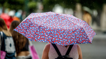 Βροχές και καταιγίδες την Κυριακή – Έντονα φαινόμενα σε Στερεά, Θεσσαλία και Κεντρική Μακεδονία προβλέπει ο Καλλιάνος