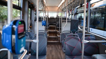 Οδηγός λεωφορείου περνούσε τις στάσεις χωρίς να σταματά,  επειδή δεν λειτουργούσαν τα κουμπιά
