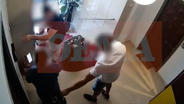 Βίντεο ντοκουμέντο: Πορτοφολάδες «ξαφρίζουν» ηλικιωμένη έξω από Airbnb στο Θησείο