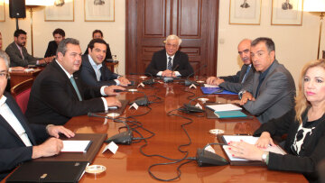 Ο Τσίπρας ζητά τη δημοσιοποίηση των πρακτικών από το Συμβούλιο των Πολιτικών Αρχηγών την επομένη του δημοψηφίσματος
