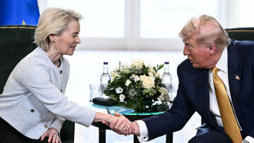 ΗΠΑ και ΕΕ κατέληξαν σε εμπορική συμφωνία - Δασμούς 15% σε όλα εκτός από χάλυβα και αλουμίνιο, ανακοίνωσε ο Τραμπ