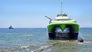 Μηχανική βλάβη στο Flying Cat III πριν τον απόπλου από τον Πειραιά - Ταλαιπωρία για τους 340 επιβάτες