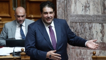 Βουλή: Υπερψηφίστηκε το νομοσχέδιο για το πειθαρχικό δίκαιο στο δημόσιο