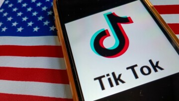 TikTok: Ο αλγόριθμος θα επανεκπαιδευτεί με δεδομένα «Made in USA» – Τι σημαίνει για τους χρήστες