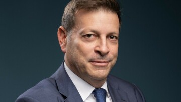 Διεθνής Αερολιμένας Αθηνών: Αποχωρεί έπειτα από 19 χρόνια ο Γιάννης Παράσχης – Νέος CEO o Γιώργος Καλλιμασιάς