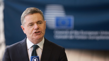 Νέα καριέρα ως Νο2 στην Παγκόσμια Τράπεζα για τον Πασκάλ Ντόναχιου – Παραιτείται από το ΥΠΟΙΚ της Ιρλανδίας και το Eurogroup 