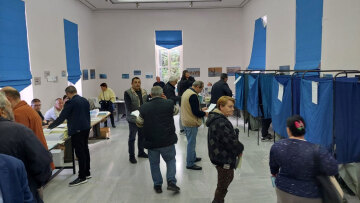 Ομαλά και με μεγάλη συμμετοχή συνεχίζονται οι εσωκομματικές εκλογές της ΝΔ, στις 19:00 κλείνουν οι κάλπες - Δείτε φωτογραφίες