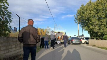 Χαλκίδα: Γυναίκα παρασύρθηκε από αυτοκίνητο την ώρα που πήγαινε το παιδί της στο σχολείο
