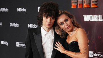 Σάιρους - Μοράντο: Είμαι τόσο χαρούμενος που βρήκατε ο ένας τον άλλον, γράφει ο πατέρας της για τον αρραβώνα τους