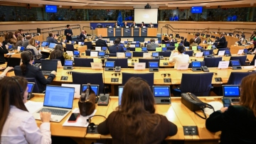 Ευρωπαϊκό Κοινοβούλιο: «Ναι» στην προστασία των καλλιτεχνών και των μέσων ενημέρωσης από την Τεχνητή Νοημοσύνη στην ΕΕ