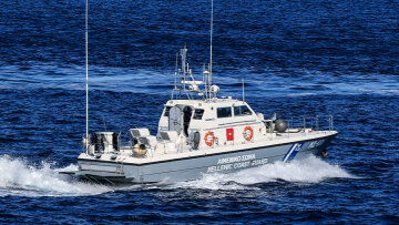 Δεν χρησιμοποιήθηκε η θερμική κάμερα του σκάφους του Λιμενικού στη Χίο, λένε πηγές της Ελληνικής Ακτοφυλακής