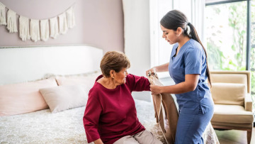 Ποιος φροντίζει τους ηλικιωμένους στην Ελλάδα – Έρευνα αποκαλύπτει