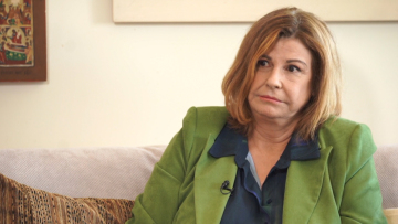 Αλεξία Έβερτ: Ο σύζυγός μου πήγε με πονοκέφαλο, έμεινε 8 ώρες στο χειρουργείο, 3 εβδομάδες στη ΜΕΘ και οι γιατροί έλεγαν «μην κάνετε πολλές ερωτήσεις»