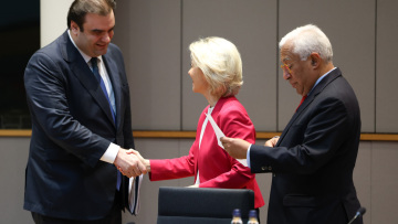 Mε Αντόνιο Κόστα και Ούρσουλα φον ντερ Λάιεν συναντήθηκε ο Πιερρακάκης στις Βρυξέλλες, δείτε βίντεο και φωτογραφίες 