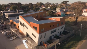 Το παράξενο «σπίτι που το καταπίνει η Γη» γίνεται ξενοδοχείο: Πόσο θα κοστίζουν τα δωμάτια