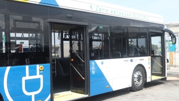 Φυλάκιση ενός έτους με αναστολή σε τρία άτομα που έσπασαν τζάμια από παροπλισμένο λεωφορείο του ΟΑΣΘ
