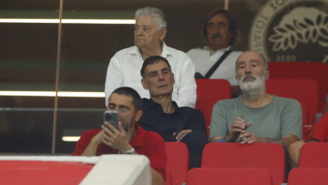Στο Καραϊσκάκη ο Μπαρτζώκας κοντά στον ποδοσφαιρικό Ολυμπιακό στη μάχη του με τον Ατρόμητο