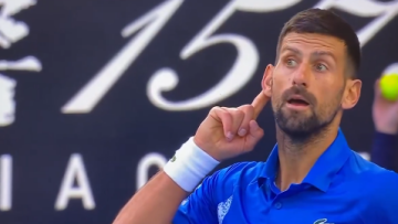 Τζόκοβιτς εν δράσει στη Μελβούρνη - Έβαλε για ύπνο τους «hecklers», ζήτησε μαζορέτες στα break και στήριξε την Κόλινς - Βίντεο