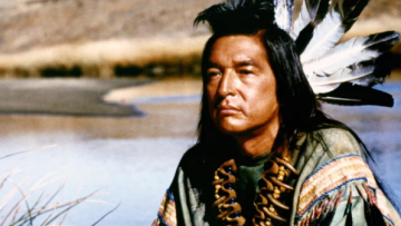 Πέθανε ο ηθοποιός Γκράχαμ Γκριν, ο μάγος  των Λάκοτα Σιού στο «Χορεύοντας με τους Λύκους»
