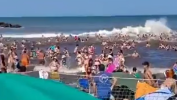 Πανικός σε παραλία της Αργεντινής από «μετεωρολογικό τσουνάμι», νεκρός ένας 29χρονος