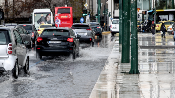 Live η κίνηση τώρα στους δρόμους: Μεγάλη ταλαιπωρία και στα δύο ρεύματα του Κηφισού, προβλήματα στο κέντρο της Αθήνας