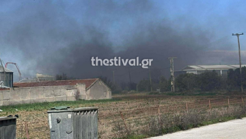 Φωτιά τώρα σε επιχείρηση αλουμινίου στα Διαβατά Θεσσαλονίκης