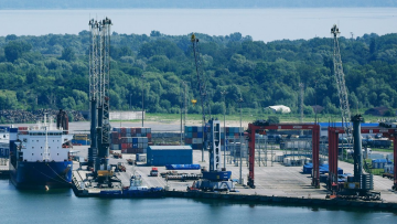 Πλήγματα από drone «παγώνουν» το μεγαλύτερο λιμάνι πετρελαίου της Ρωσίας
