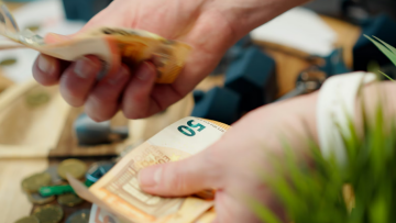 Δώρο Πάσχα 2026: Μέχρι πότε μπορεί να καταβληθεί από τους εργοδότες
