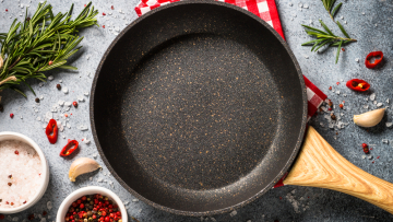 Αντικολλητικό τηγάνι: Τι (δεν) πρέπει να κάνετε για να μην το καταστρέψετε