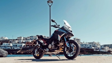 Video: Στην Κύθνο με Ducati Multistrada V4S Grand Tour
