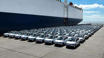 Φθάνουν Ευρώπη και Ελλάδα τα πρώτα ηλεκτρικά των 15.000 ευρώ