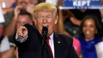 Έξαλλος ο Τράμπ με αυτό το σύστημα στα αυτοκίνητα