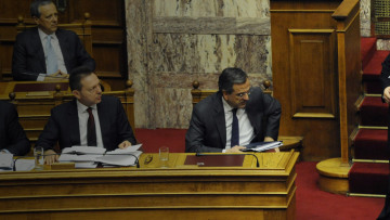 Ο Σαμαράς κόβει τα προνόμια των «Λιάπηδων» βουλευτών