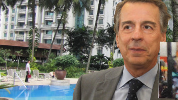 «Sorry, ο κύριος Λιάπης κάνει ντους»... στην Κουάλα Λουμπούρ