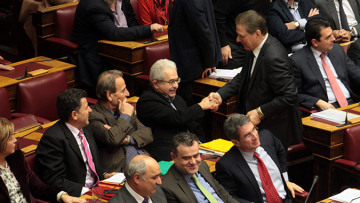 Όταν ο ΣΥΡΙΖΑ χειροκρότησε τον «σαμουράι» Πολύδωρα