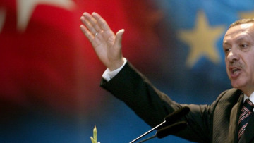 Γιατί ο Ερντογάν «ξήλωσε» τους μισούς του υπουργούς