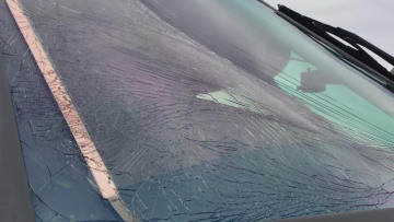 Στα 37.000 πόδια «άνοιξε» το τζάμι στο πιλοτήριο του Εμπραέρ