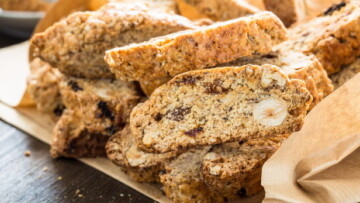 Γλυκά παξιμαδάκια χωρίς γλουτένη με μέλι και χουρμάδες