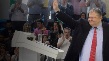 Το «αντίο» του Βενιζέλου: Αποχωρώ από πρόεδρος του ΠΑΣΟΚ, όχι από την πολιτική