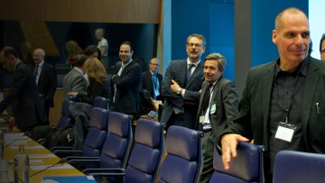 Μοσκοβισί: Να δεσμευθεί σοβαρά η Αθήνα πριν την καταστροφή