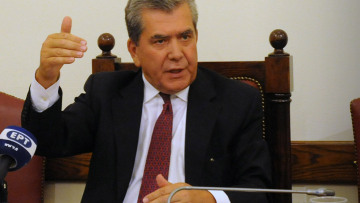 Μητρόπουλος: Δύο κωλοτούμπες μέσα σε μία μέρα 