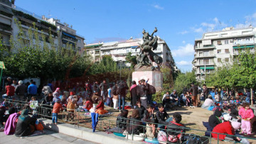 Πάνω από 5.000 πρόσφυγες φτάνουν μόνον σήμερα στην Αθήνα 