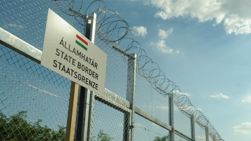 Προσφυγικό: Σηκώνουν φράχτες ακόμα και στη Βαλτική - Τάφρο ανοίγει η Ουγγαρία! 