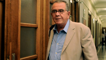 Μουζάλας: Οι μετανάστες έχουν πλέον εγκατασταθεί στα νησιά