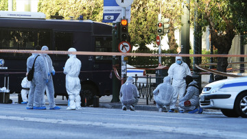 Στήνουν εκ νέου τον μηχανισμό για την προστασία Ομπάμα μετά το χτύπημα στη γαλλική πρεσβεία