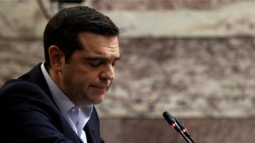 Αγωνιώδης έκκληση Τσίπρα στους βουλευτές του: Απογοητεύσαμε τον κόσμο, βγείτε στους δρόμους