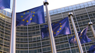 Η Ευρώπη «αδειάζει» τον Τόμσεν: 1.233 ευρώ η σύνταξη των Γερμανών, 846 των Ελλήνων