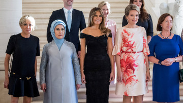 Η πρώτη «μάχη» Μελάνια - Μπριζίτ και το «κάντε στην πάντα» του Τραμπ