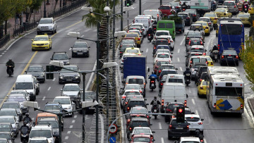 Σχέδιο νόμου για τις μεταφορές: Τα νέα πρόστιμα για παραβάσεις του ΚΟΚ - Τι αλλάζει για την Uber