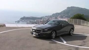 Video: O Rosberg δοκιμάζει τη νέα Mercedes SLK!